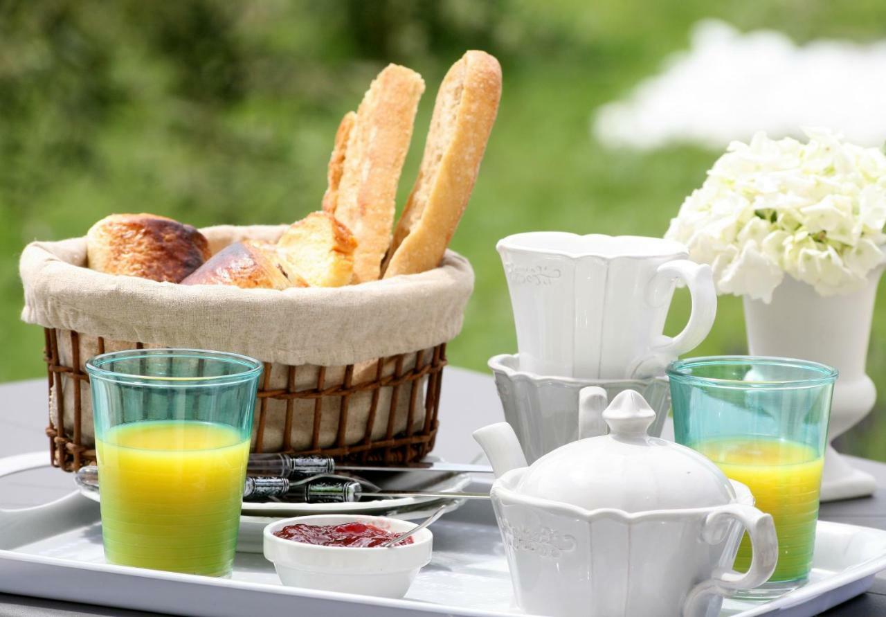 Au Coeur Des Vignes Bed & Breakfast Archiac Ngoại thất bức ảnh