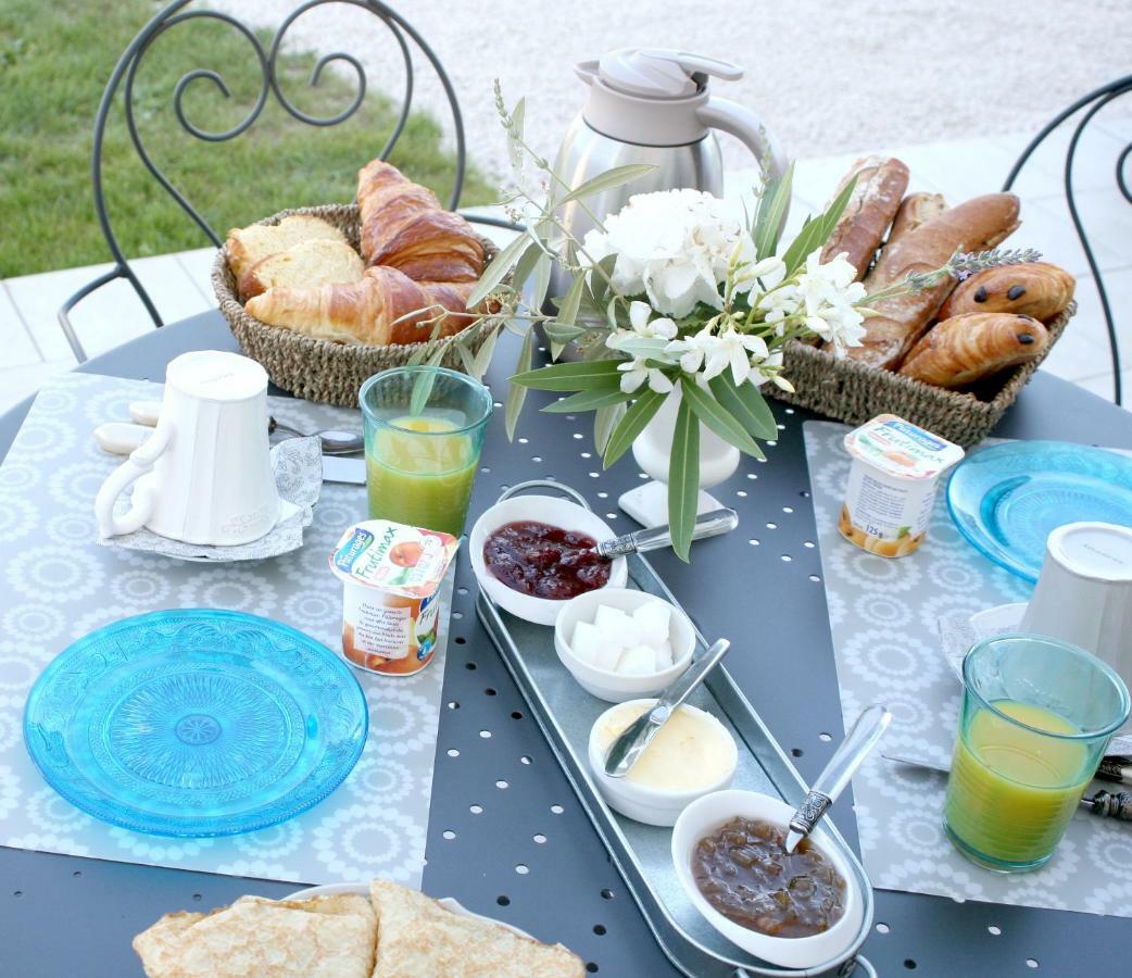 Au Coeur Des Vignes Bed & Breakfast Archiac Ngoại thất bức ảnh